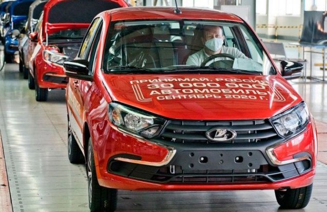 Elképesztő mértékben visszafejlődik az orosz autóipar