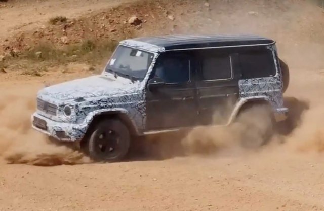 Helyben képes megfordulni az elektromos Mercedes G-osztály