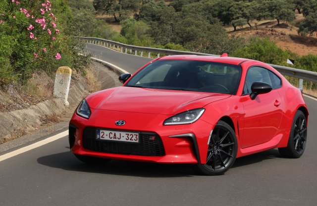 Több erőt akart a nép, meg is kapta - Toyota GR 86 menetpróba