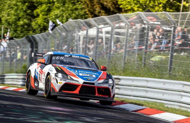 Magyar versenyző állhatott dobogóra a Nürburgringi 24 óráson
