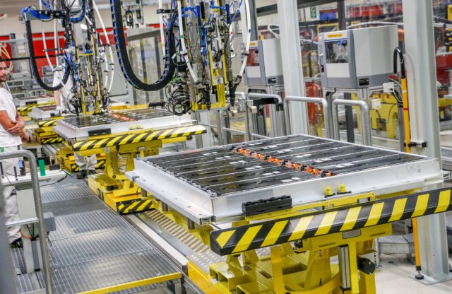 Vajon lesz-e elég akkucsomag a villanyautók elterjedéséhez?