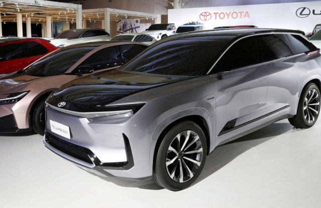 Hat villanyautót mutathat be a Toyota 2025-ig