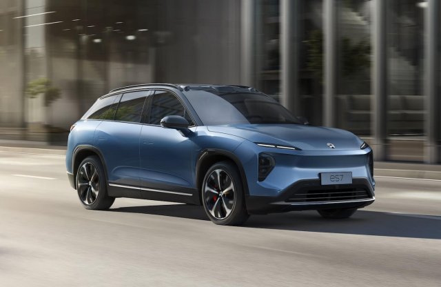 Hatalmas hatótávú elektromos SUV-ot mutatott be a NIO