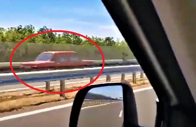 Videó: 76 éves bácsi a Zsigával, forgalommal szemben az M4-esen!