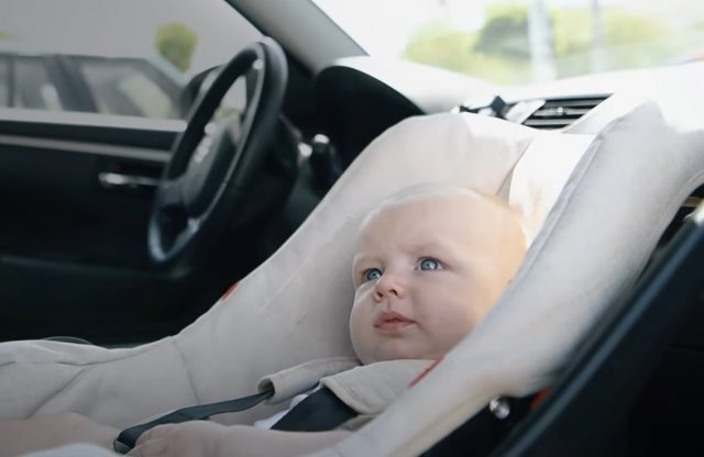 Ha a sütőbe nem tennéd be, akkor a kocsiba se zárd be a gyereked