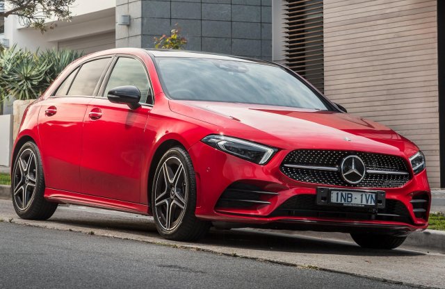 A Mercedes A-osztály is megszűnik a B-osztállyal együtt