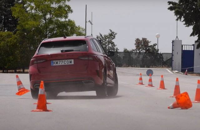 Vajon az autó hibája? Octavia RS bukott a jávorszarvas-teszten!