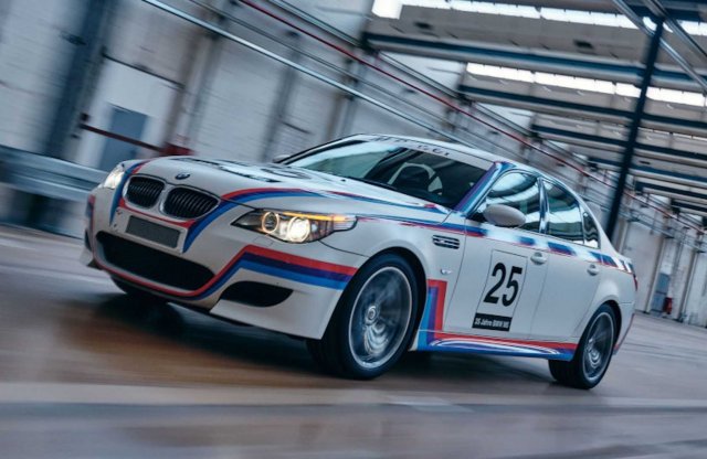 Soha be nem mutatott M5 és M6 CSL BMW-ket rejt a gyári raktár