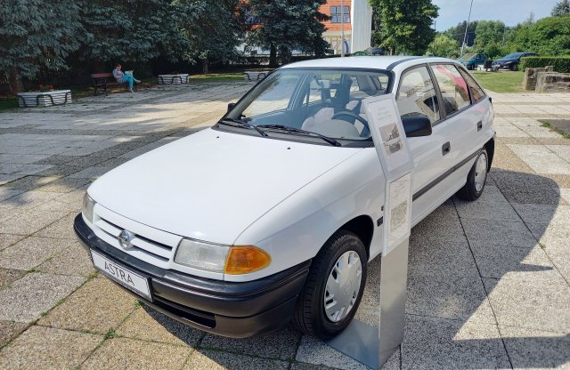 Feltámasztották az első magyar Astra ikertestvérét