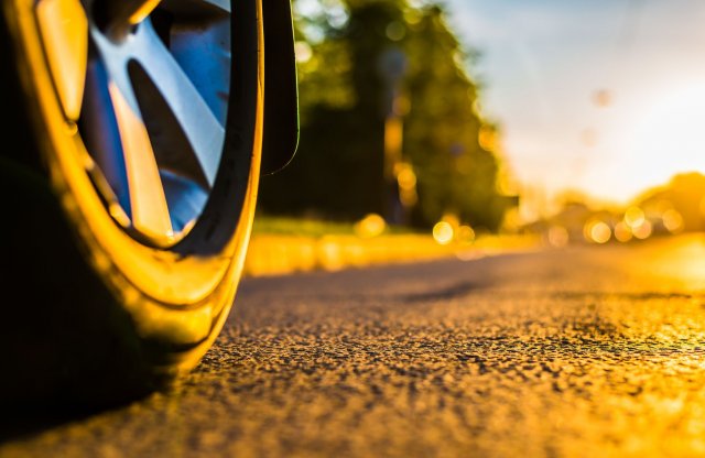 Ezeket mindenképp ellenőrizni kell, ha nagy hőségben autózunk