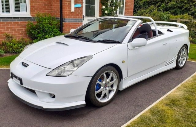 Uncsi az MR2? Itt egy középmotoros Celica kabrió helyette!