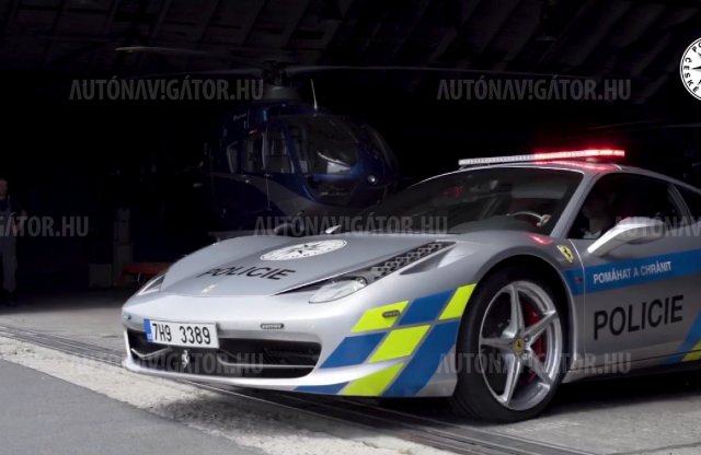 Elkobzott Ferrarival bővült a cseh rendőrség köteléke
