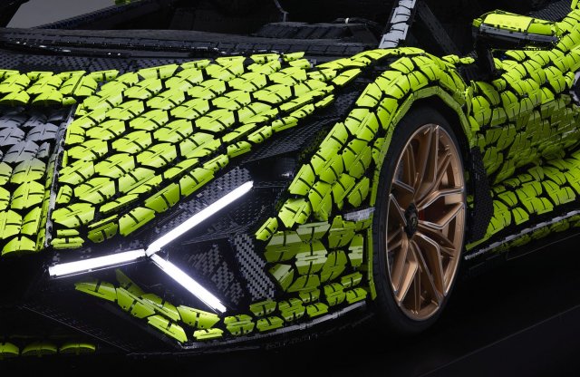 1:1-es méretarányban is megépítette a Lego a Lamborghini Siánt