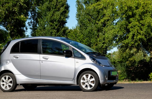 Értékvesztés és benzinköltség nélkül autózni? Szinte lehet is!