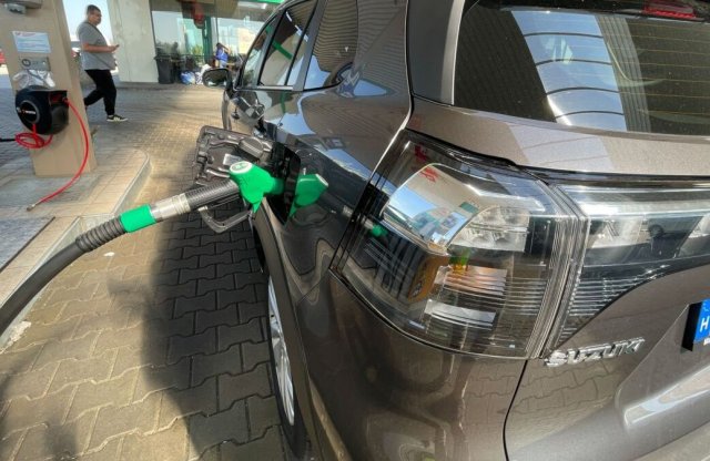 Ellentmondásos, hogy ki tankolhat hatósági áron?