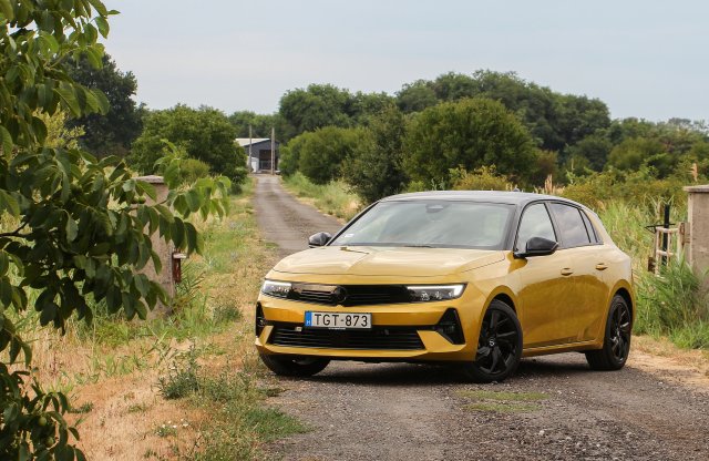 Egy francia vers német műfordítása: teszten az új Opel Astra!