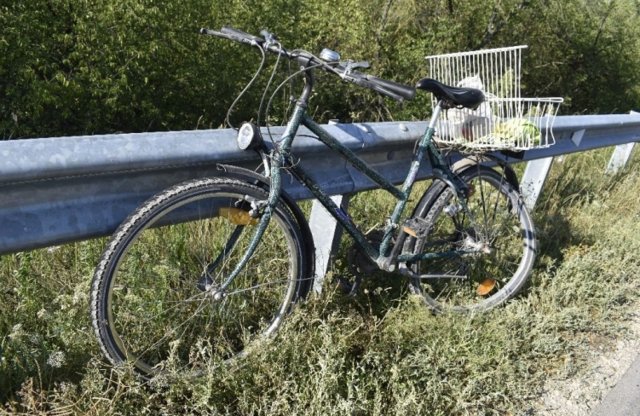 A főút közepére tekert: az autós mindent megtett, mégis elütötte