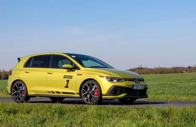 Különös hiba miatt hívják vissza a VW Golf sportváltozatait