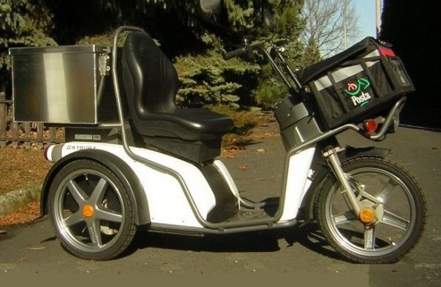 Villanyosít a Magyar Posta, 771 elektromos járművet vettek