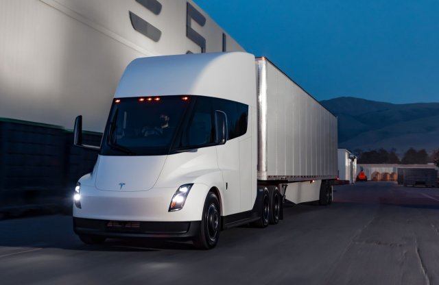 Musk ígéreténél már több is utal a Tesla Semi idei debütálására