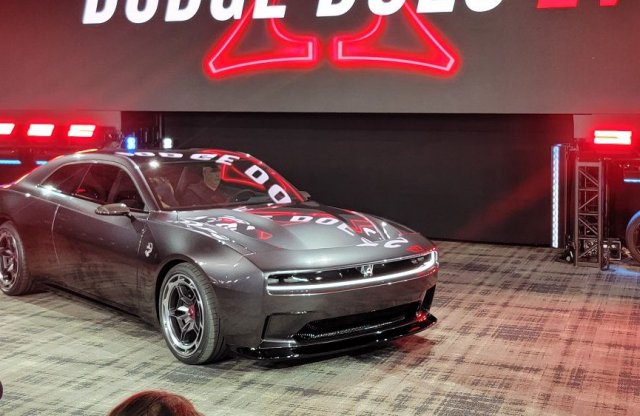 Elektromos lesz az új Dodge Charger, de igazi kipufogót kap