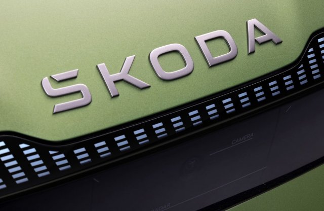 Új logóval leplezte le a Škoda a  Vision 7S koncepcióautót