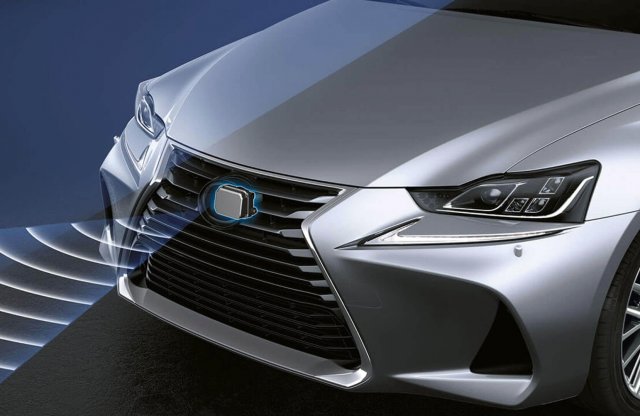 Az önvezetésnek ágyaz meg a Lexus legújabb sikere