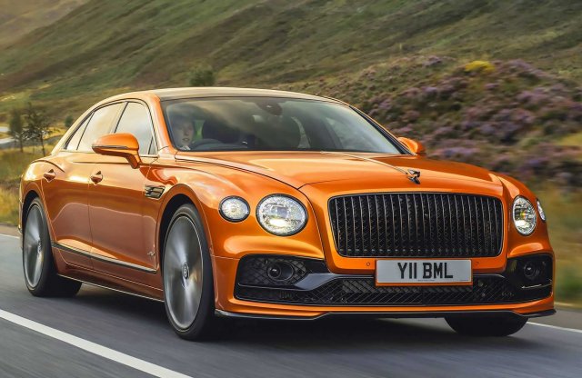 Nem gyenge, mégis dugót okozhat az új négyajtós csúcs-Bentley
