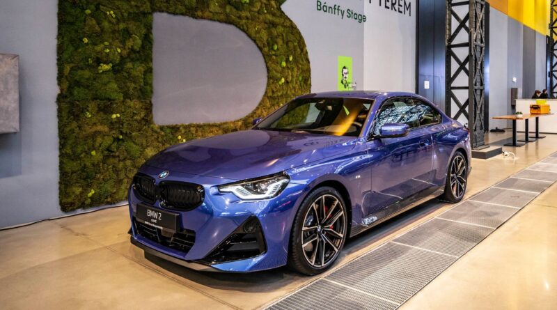 Vissza a hagyományokhoz! Itthon az új BMW 2-es Coupé!