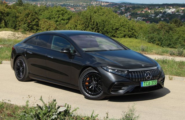 Űrhajó négykeréken