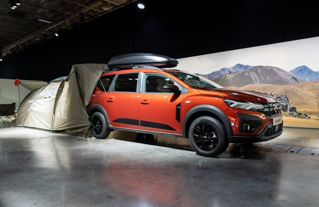 Gyári kiegészítőkkel csábít kempingezésre a Dacia Jogger
