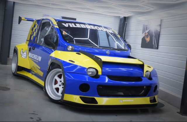 Csúnya, de erős: 1000 lóerővel pusztít a Fiat Multipla