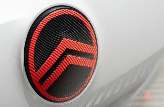Modern retro emblémára vált a Citroën, mutatjuk az új logót!