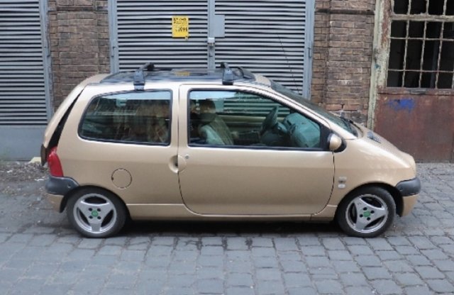 Találós kérdés: vajon befér a lopott quad a lopott Twingóba?