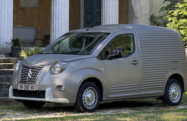 Magyar dizájn: 1951-es jelmezbe öltözött a Citroën Berlingo