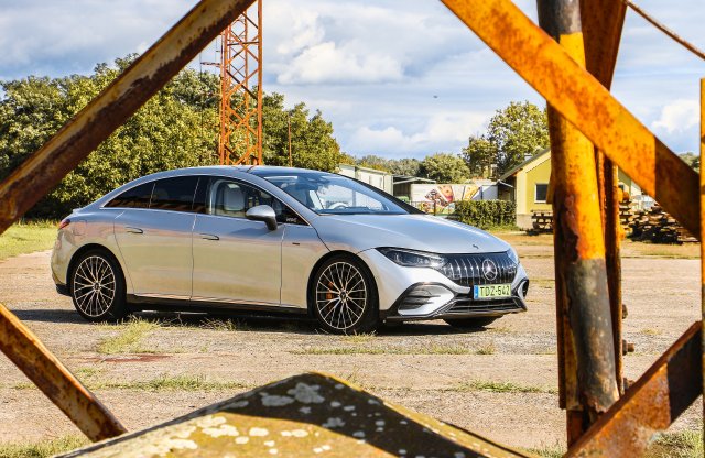60 millió forintért mi mást vártál? Teszten a Mercedes-AMG EQE!