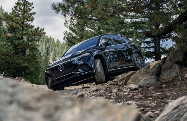 Tengernyi új kép érkezett a Mercedes EQS SUV-ról. Mutatjuk!