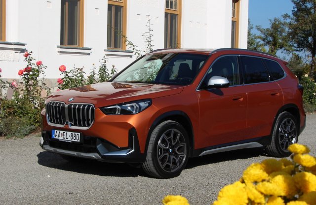 14 millió forintról indul az új BMW X1! Kipróbáltuk!