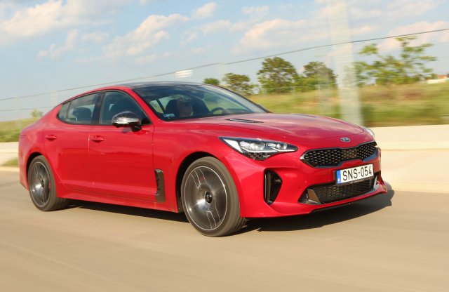 Búcsúzik még egy remek élményautó, a Kia Stinger?