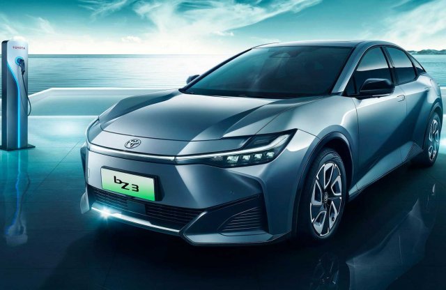 Íme a bZ3, a Toyota Kínában debütáló elektromos újdonsága