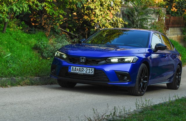 Az autógyártók hazudnak neked, az új Civic a bizonyíték!