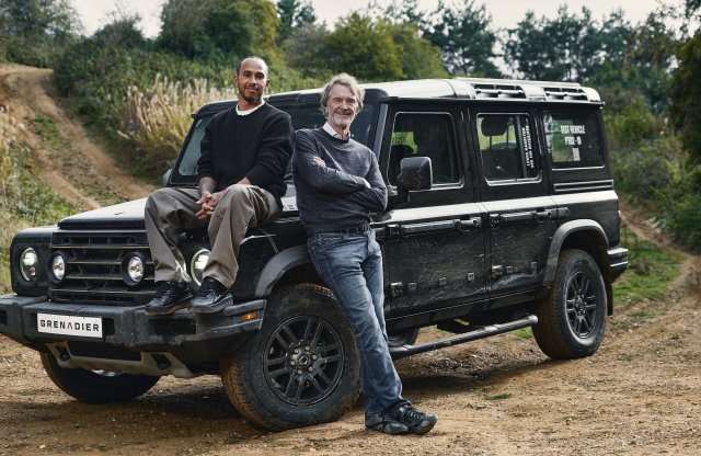 Aszfaltról terepre váltott Lewis Hamilton