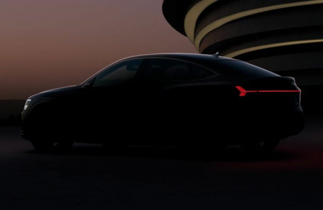 Itt az első kép az Audi új SUV-járól!