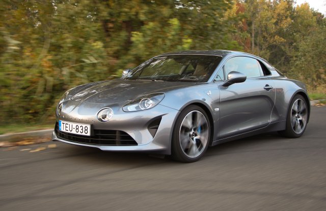 Videón a Porschékra vadászó Alpine A110 GT!