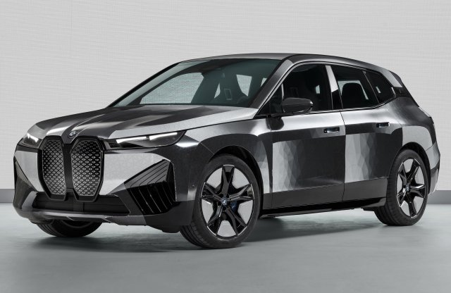 A BMW színváltós autója is az év találmányai között