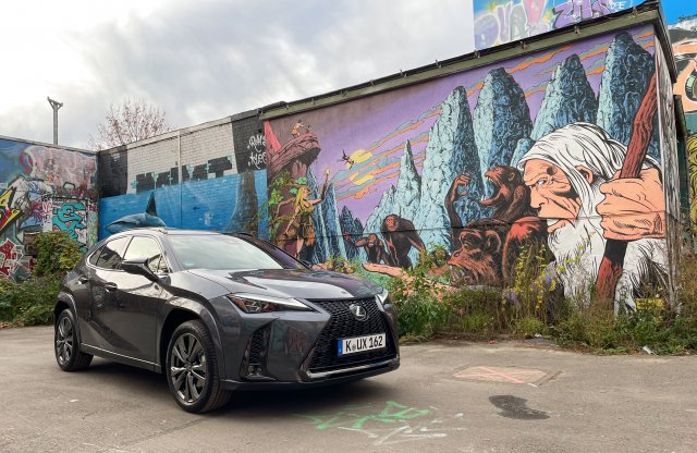 Pad helyett képernyő lett az érintő – próbán a friss Lexus UX