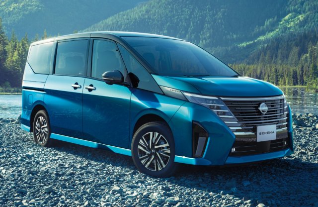 Vízlepergető kárpit és szívómotor, debütált az új Nissan Serena