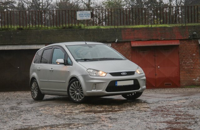 Titkos tipp a családnak? Ford C-Max 1.6 TDCI, 2008 használtteszt
