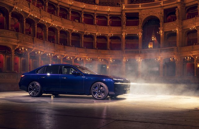 Opera sztárja lett a BMW i7