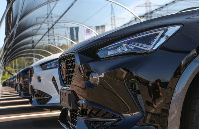 2024-re állhat helyre az újautó-piac a Porsche Hungária szerint